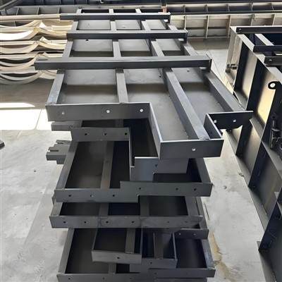 Rautatiekaapelin seinämuotti