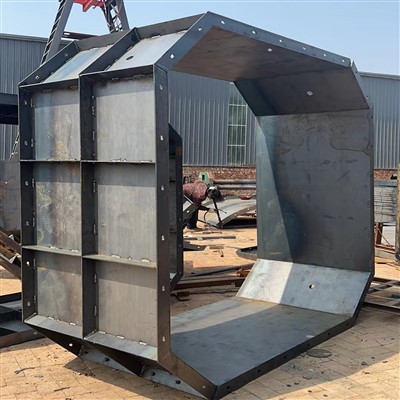 Teräksinen saostussäiliön muotti